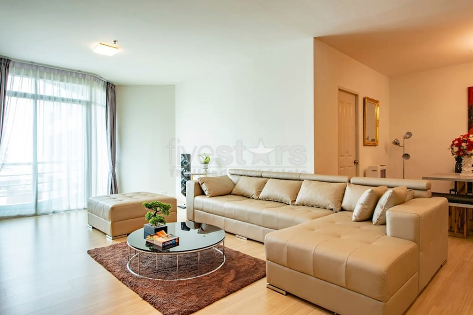 Appartement spacieux de 2 chambres à vendre près de la rivière