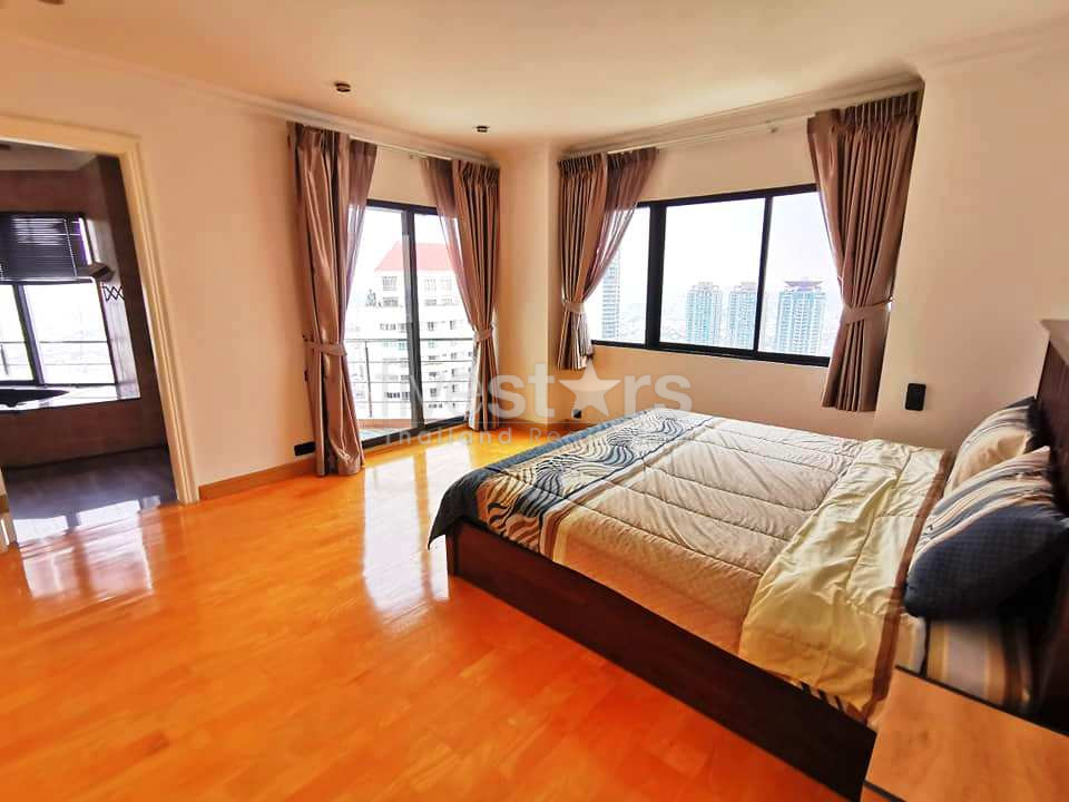 5-bedroom condo for sale with river view, photo 10