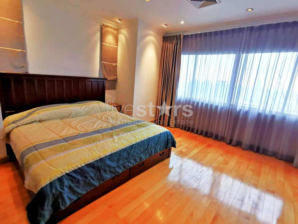 5-bedroom condo for sale with river view, photo 9