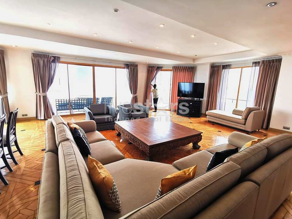 5-bedroom condo for sale with river view