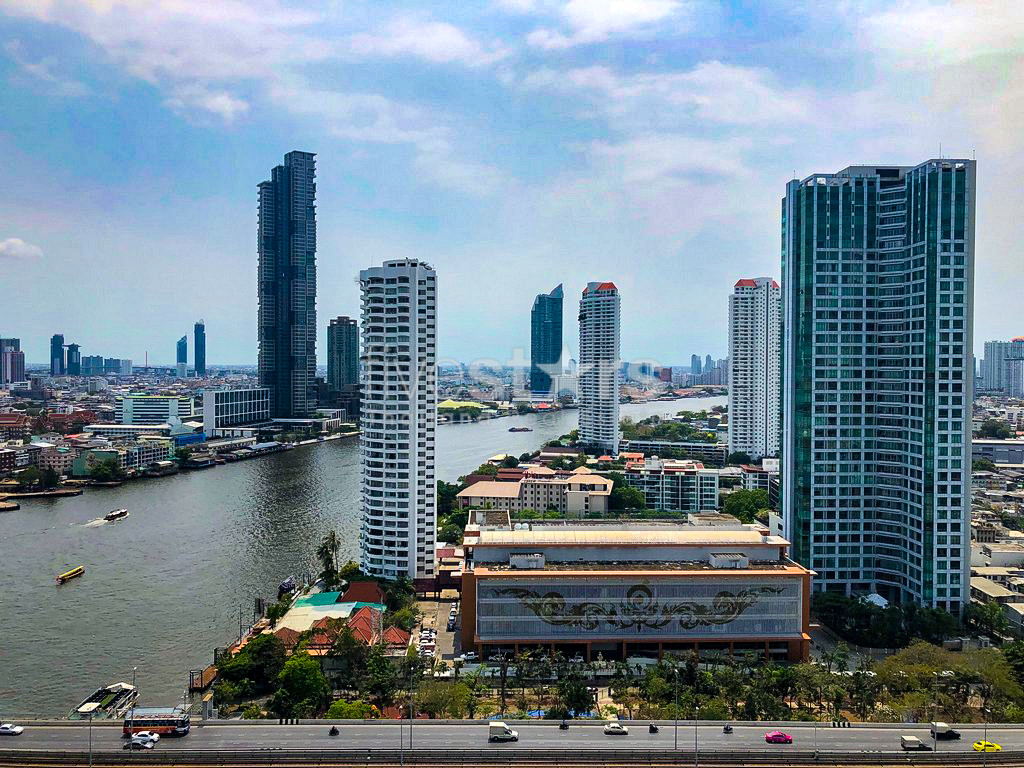 3-bedroom condo with breathtaking river views close to BTS Saphan Taksin, photo 2