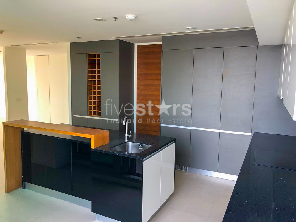 3-bedroom condo with breathtaking river views close to BTS Saphan Taksin, photo 10