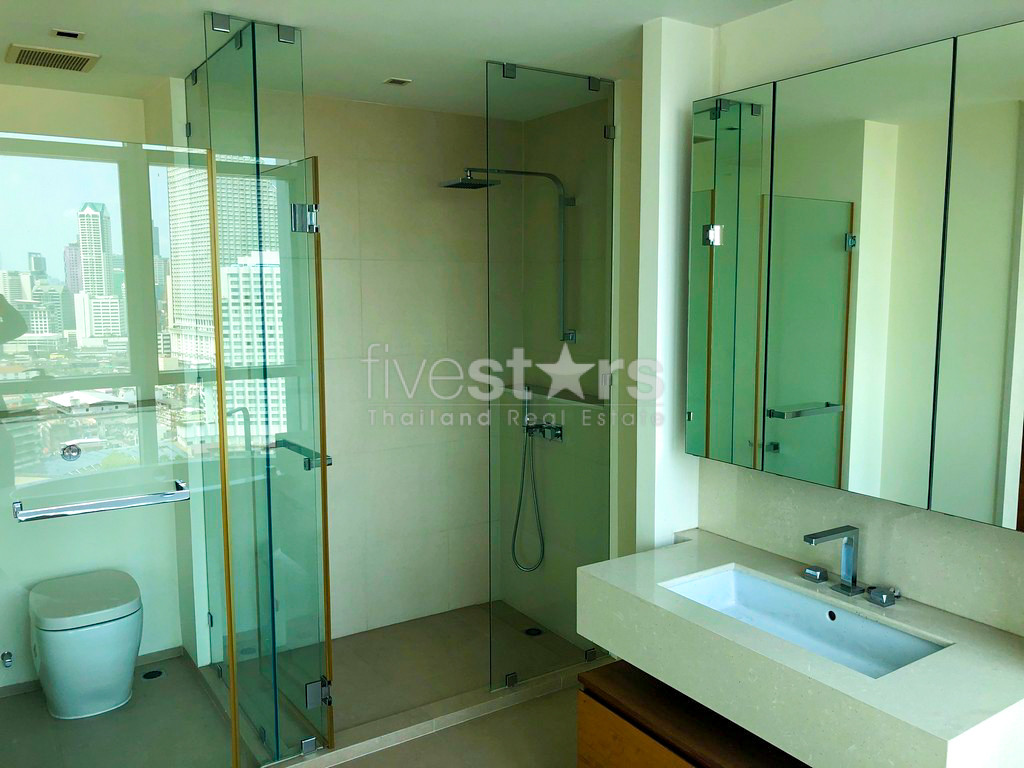3-bedroom condo with breathtaking river views close to BTS Saphan Taksin, photo 17