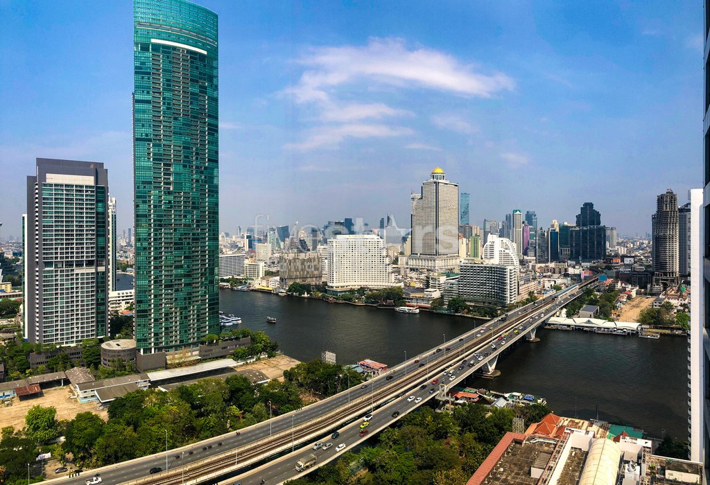 Appartement 2 chambres à vendre en bord de fleuve Chaophraya