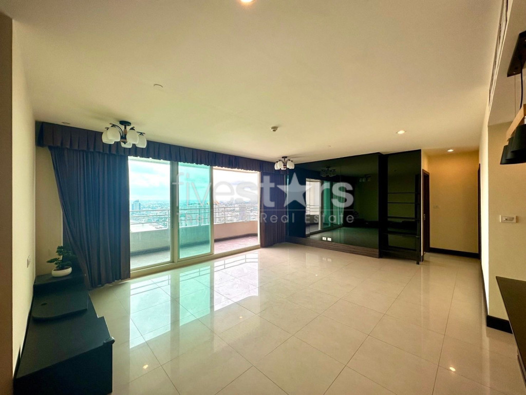 Condo de 3 chambres à louer à Riverside, vue Chao Praya