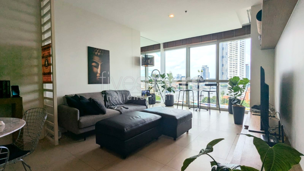 Appartement 1 chambre à vendre vue fleuve proche BTS Saphan Taksin