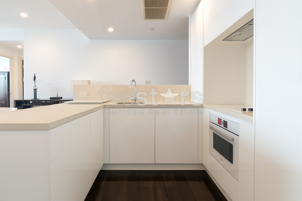 Appartement spacieux de 2 chambres à vendre en bord de fleuve Chao Phraya, photo 9