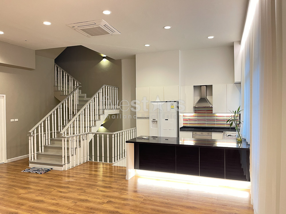 Maison de ville moderne récemment rénovée de 5 chambres à louer sur Rama 3, photo 13