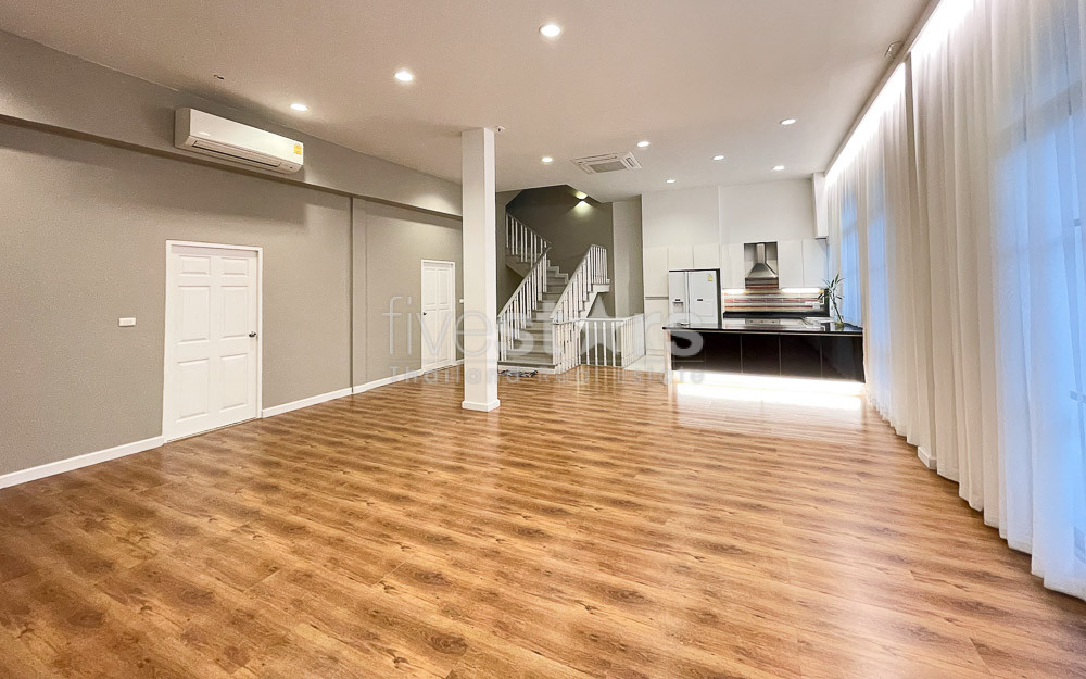 Maison de ville moderne récemment rénovée de 5 chambres à louer sur Rama 3, photo 7