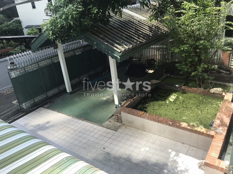Land with 2 house for sale in Sathorn area, photo 5