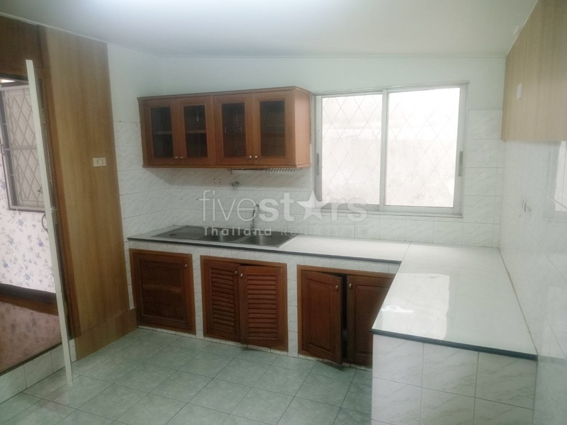 Land with 2 house for sale in Sathorn area, photo 6
