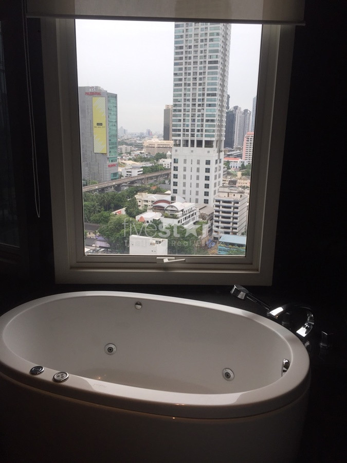 2 Bedrooms condo for rent close to BTS Chongnonsi, photo 9