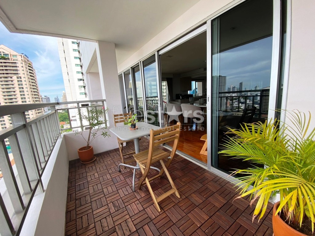 Condo moderne de 3 chambres à louer sur Sathorn, photo 2
