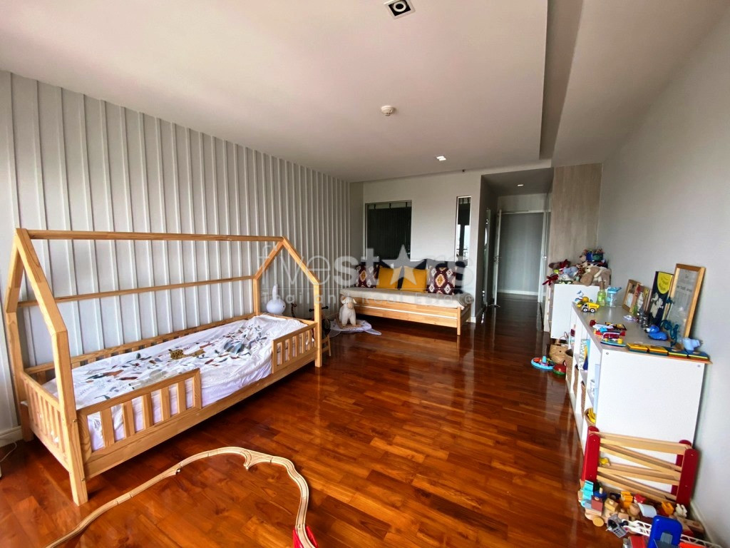 Condo moderne de 3 chambres à louer sur Sathorn, photo 7