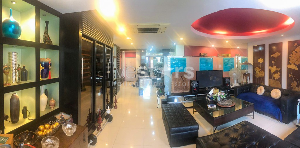 Grand appartement d'une chambre à vendre proche BTS Chong Nonsi, photo 3