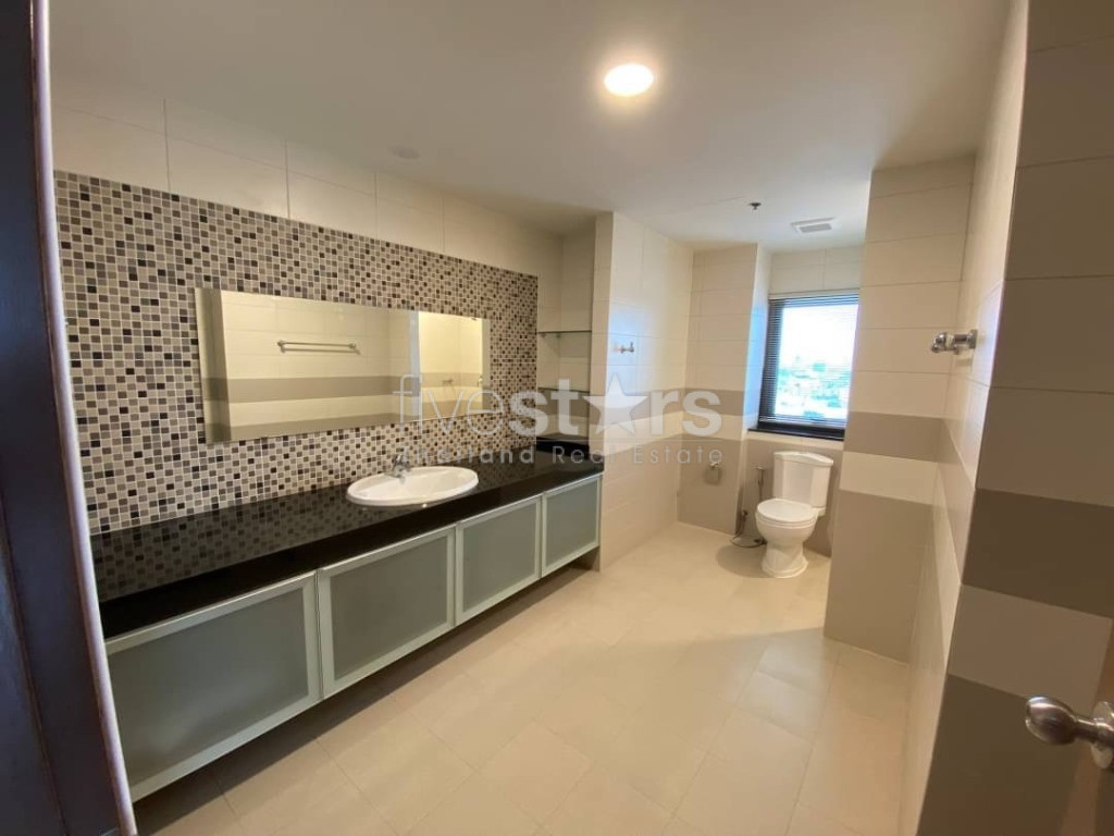 Condo spacieux de 2 chambres à louer à proximité de la station de MRT Lumpini., photo 8