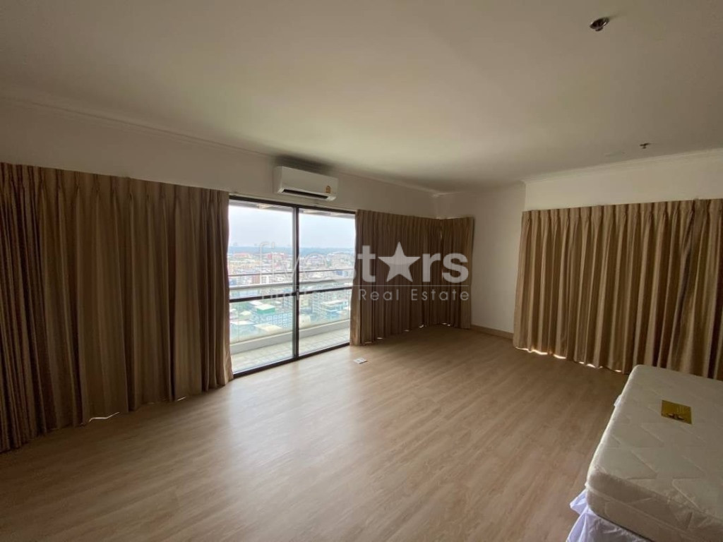 Condo spacieux de 2 chambres à louer à proximité de la station de MRT Lumpini., photo 2