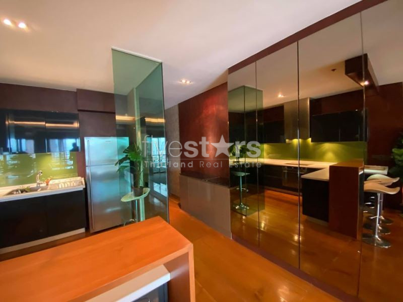Grand condo 1 chambre à vendre sur Sathorn, photo 3