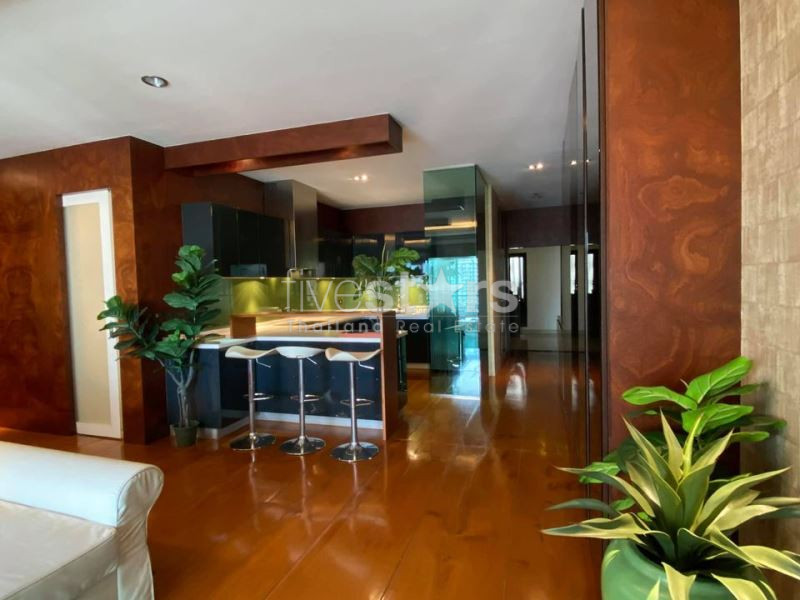 Grand condo 1 chambre à vendre sur Sathorn, photo 2