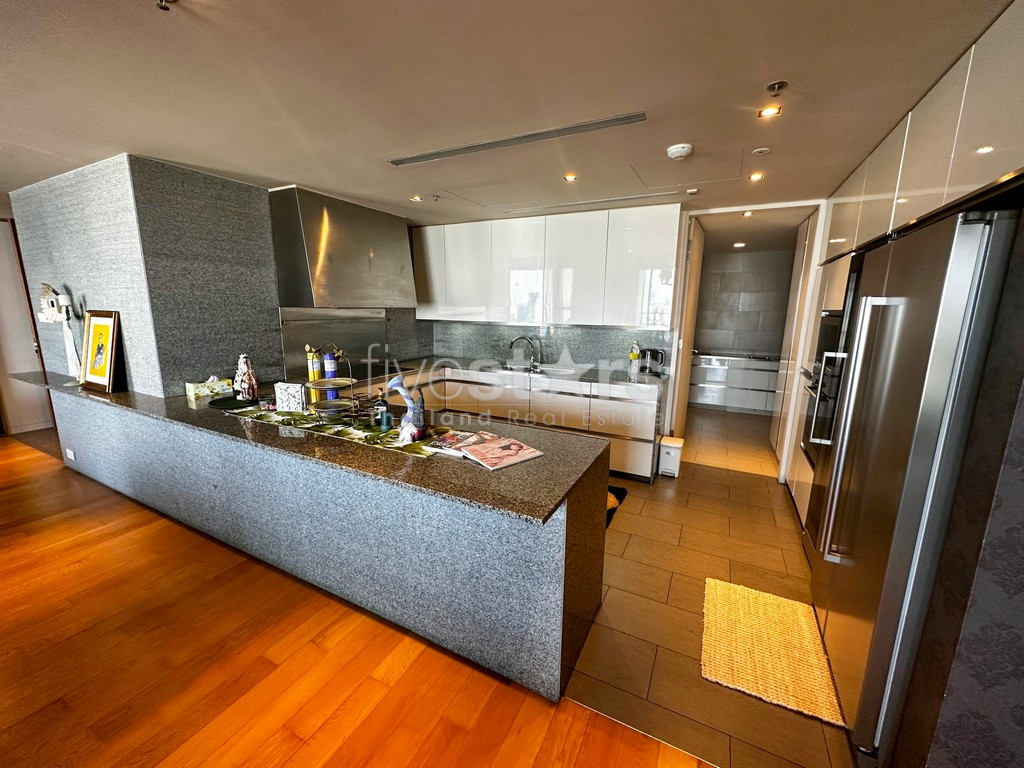 Condo spacieux de 3 chambres à vendre sur Chong Nonsi - Sathorn, photo 8