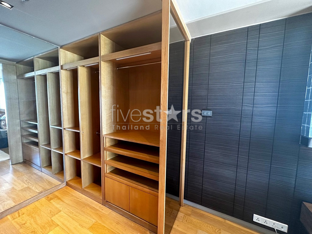 Condo spacieux de 3 chambres à vendre sur Chong Nonsi - Sathorn, photo 11
