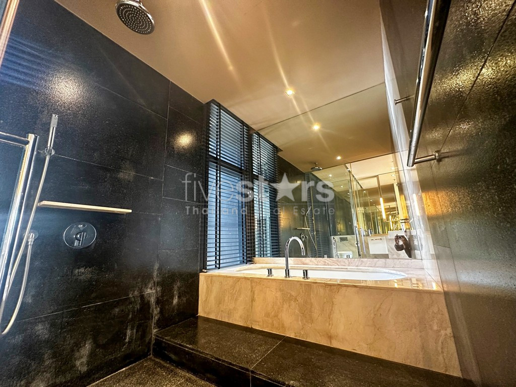 Condo spacieux de 3 chambres à vendre sur Chong Nonsi - Sathorn, photo 17