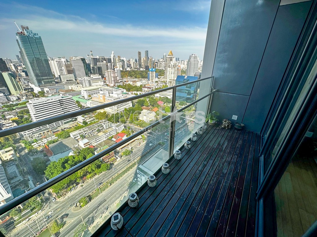 Condo spacieux de 3 chambres à vendre sur Chong Nonsi - Sathorn, photo 2