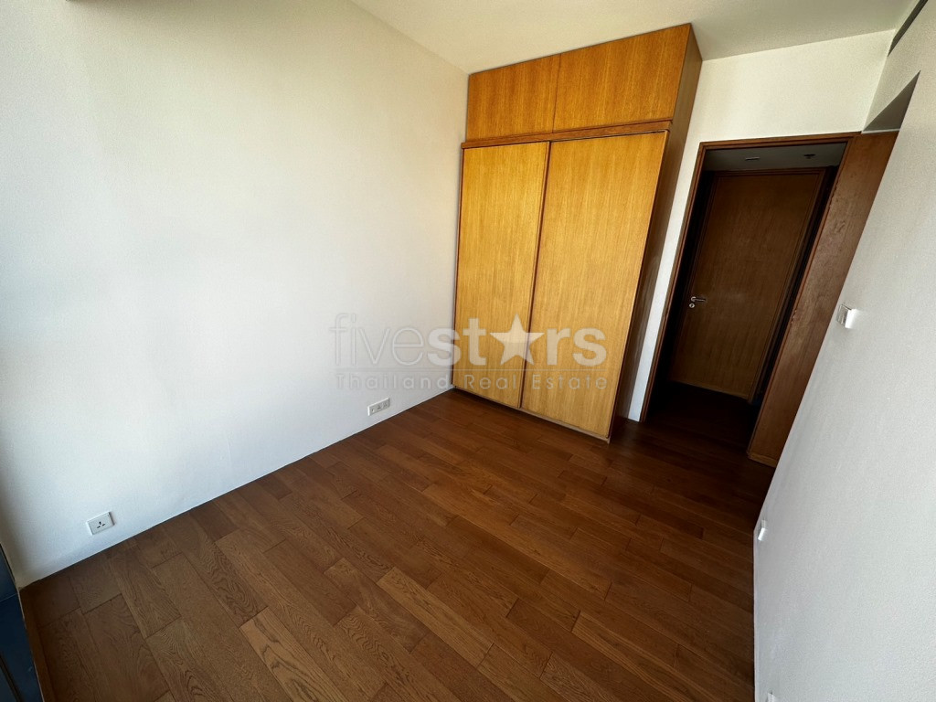 A vendre 3 chambres en étage élevé sur Chong Nonsi – Sathorn, photo 8