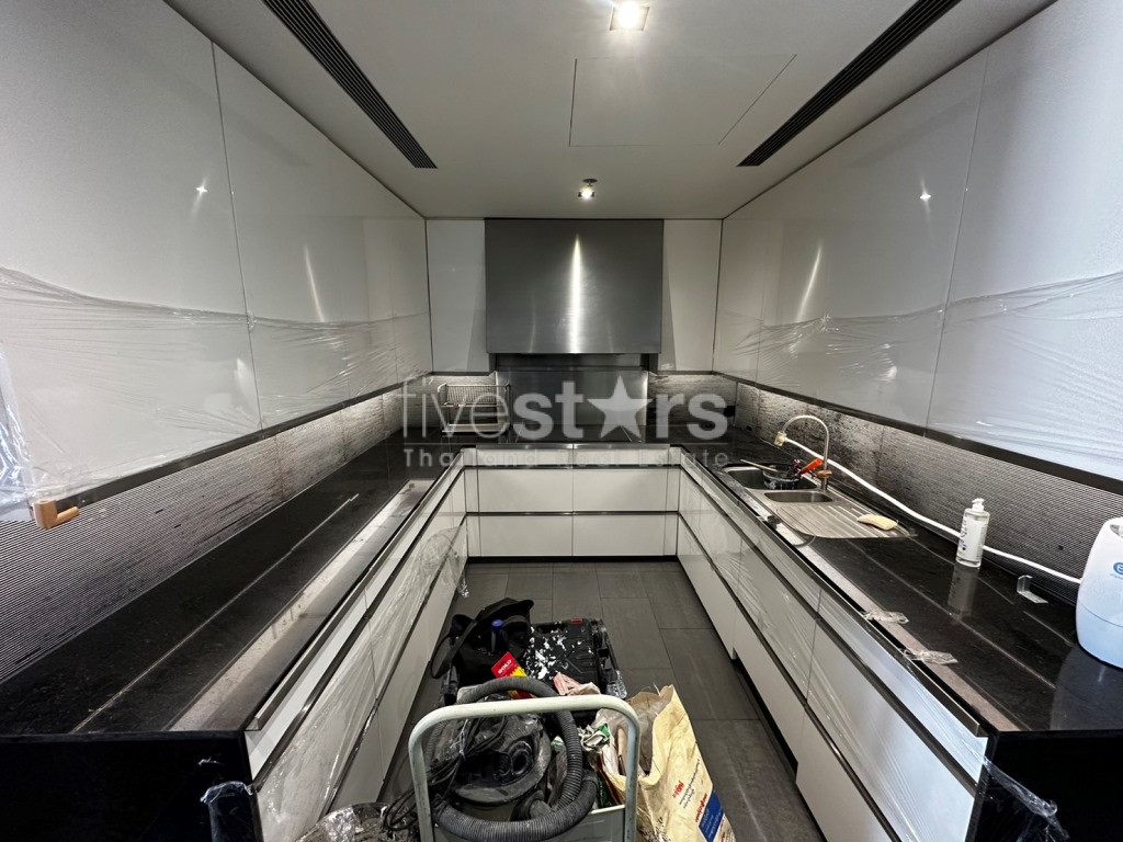A vendre 3 chambres en étage élevé sur Chong Nonsi – Sathorn, photo 13