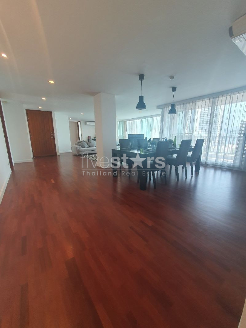 Grand condo 4 chambres à louer sur Sathorn, photo 9