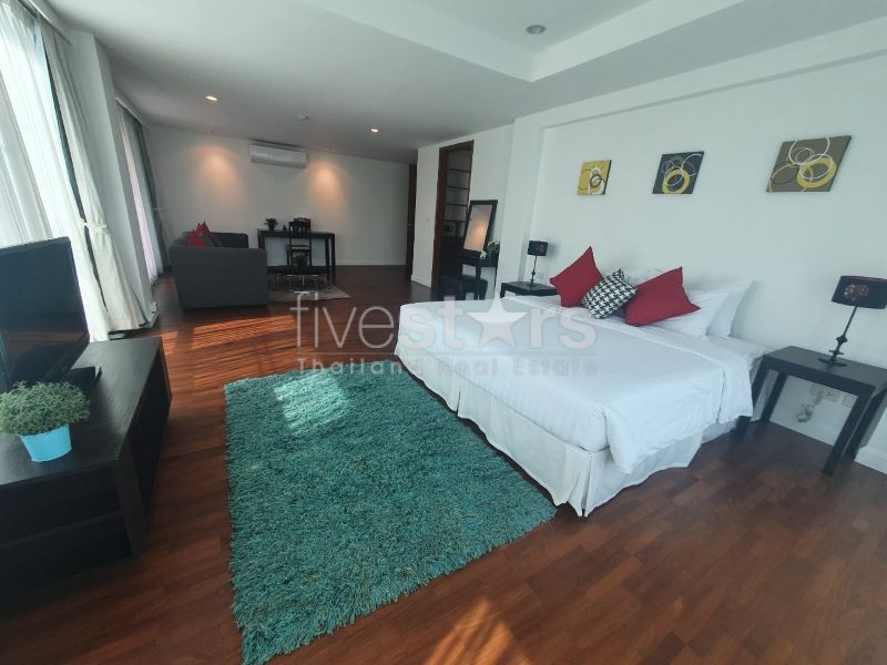 Grand condo 4 chambres à louer sur Sathorn, photo 5
