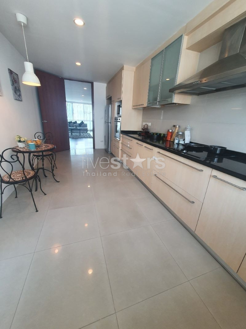 Grand condo 4 chambres à louer sur Sathorn, photo 7