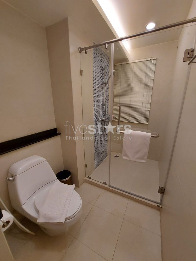 Grand condo de 3 chambres à louer à Sathorn, photo 16