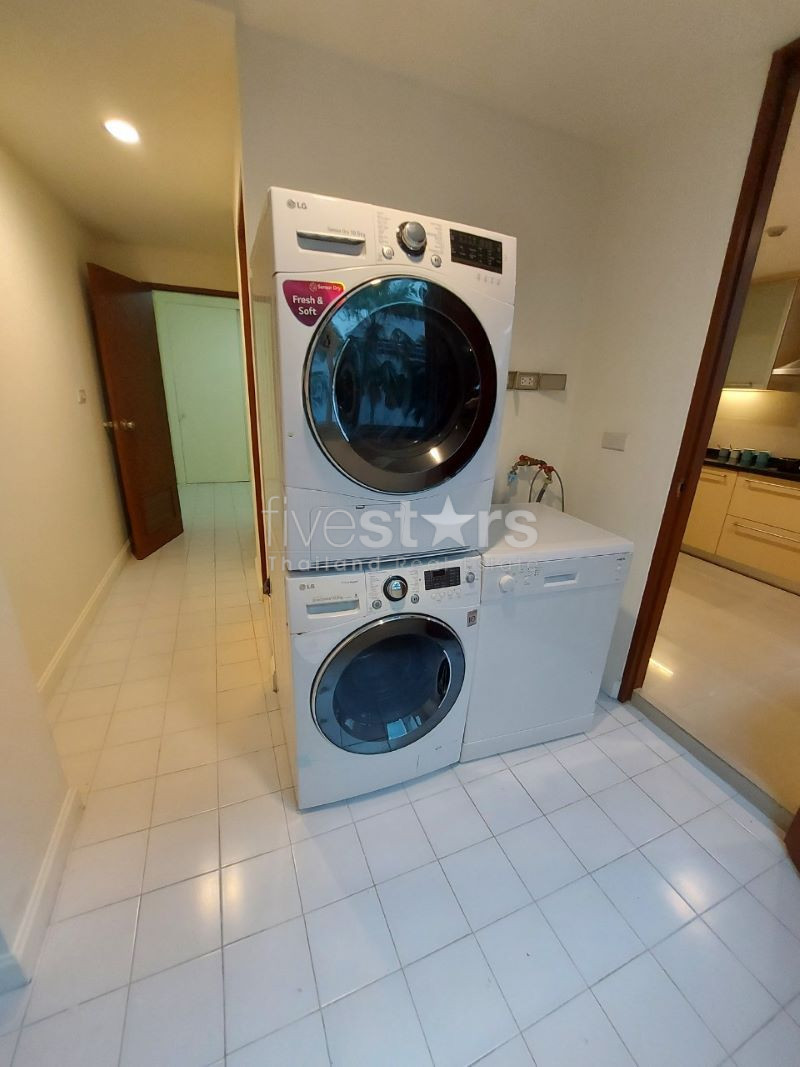 Grand condo de 3 chambres à louer à Sathorn, photo 13