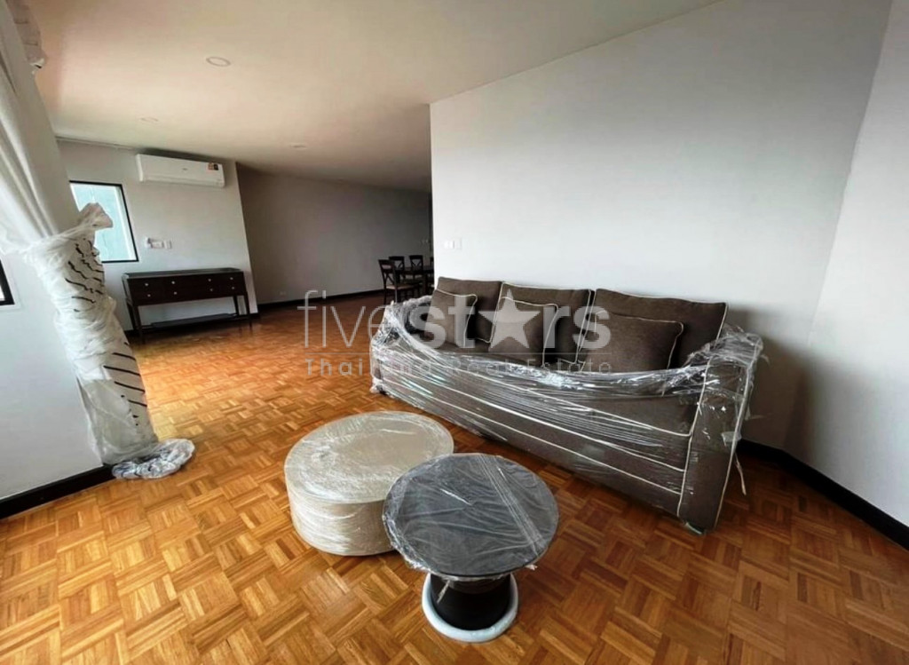 Condo de 3 chambres en étage élevé à louer sur Lumpini - Sathorn, photo 3
