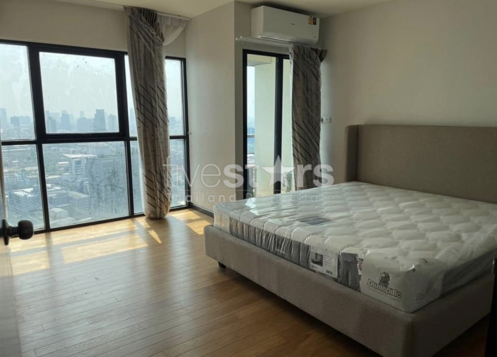 Condo de 3 chambres en étage élevé à louer sur Lumpini - Sathorn, photo 10
