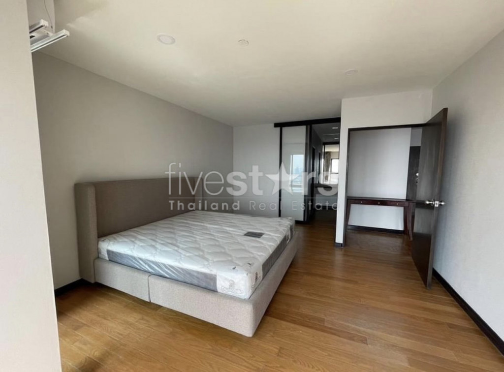 Condo de 3 chambres en étage élevé à louer sur Lumpini - Sathorn, photo 7