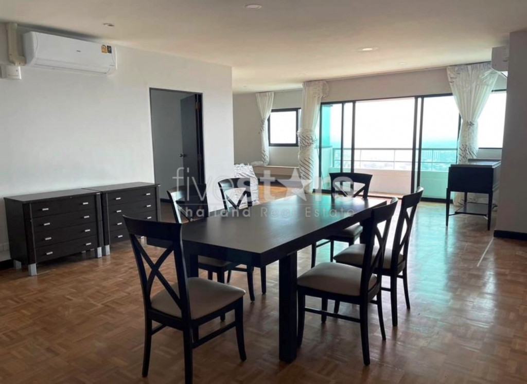 Condo de 3 chambres en étage élevé à louer sur Lumpini - Sathorn, photo 2