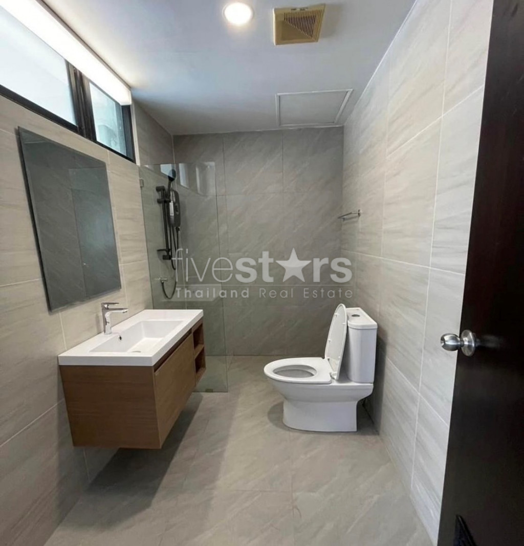 Condo de 3 chambres en étage élevé à louer sur Lumpini - Sathorn, photo 17