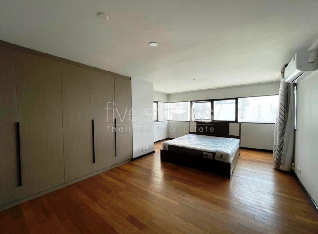 Condo de 3 chambres en étage élevé à louer sur Lumpini - Sathorn, photo 4