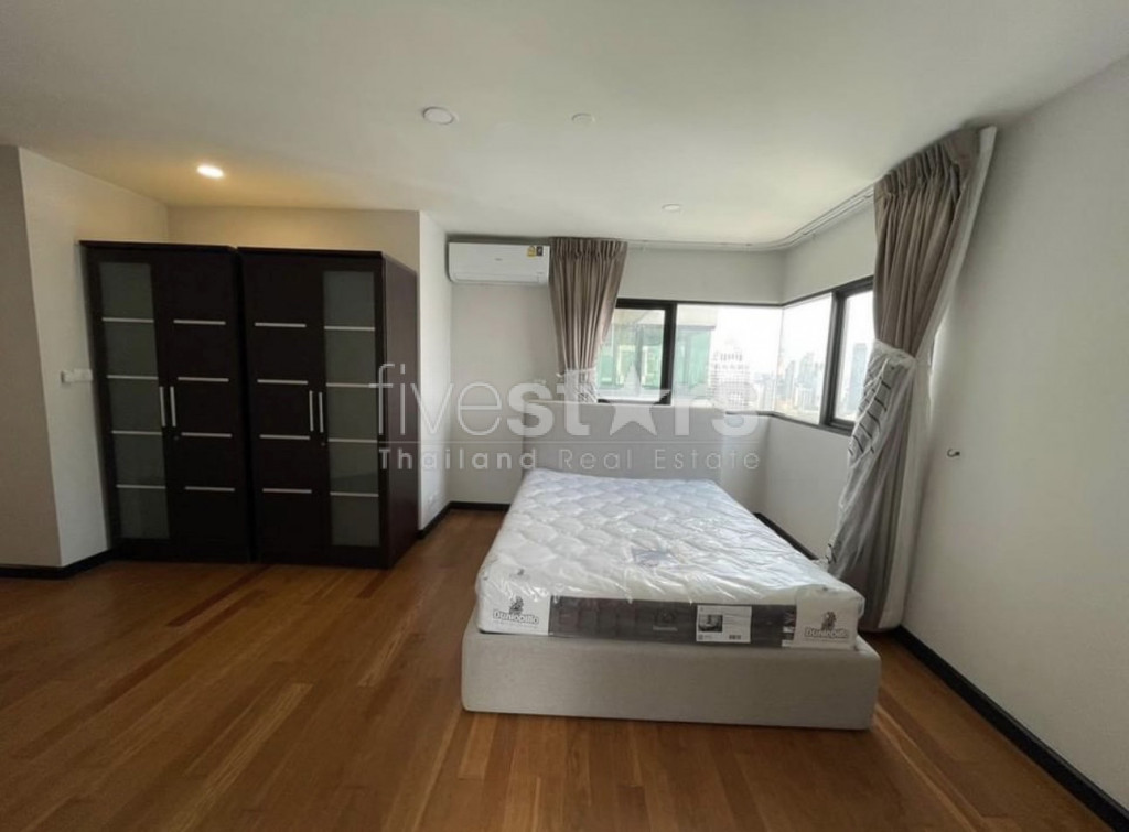 Condo de 3 chambres en étage élevé à louer sur Lumpini - Sathorn, photo 6