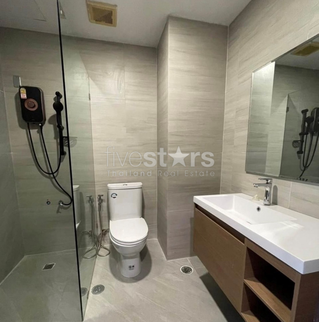 Condo de 3 chambres en étage élevé à louer sur Lumpini - Sathorn, photo 18