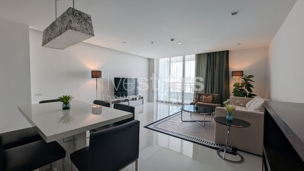 Condo de 3 chambres à louer sur Naradhiwas, Sathorn, photo 2