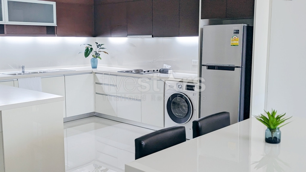 Condo de 3 chambres à louer sur Naradhiwas, Sathorn, photo 12