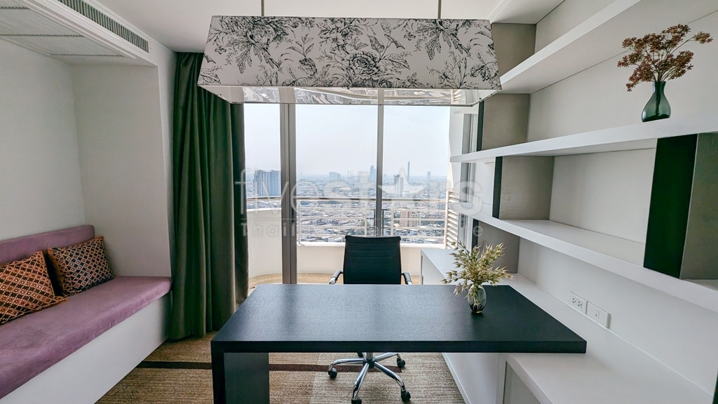 Condo de 3 chambres à louer sur Naradhiwas, Sathorn, photo 4