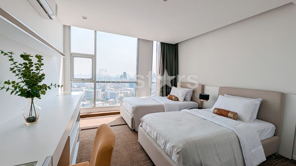 Condo de 3 chambres à louer sur Naradhiwas, Sathorn, photo 6