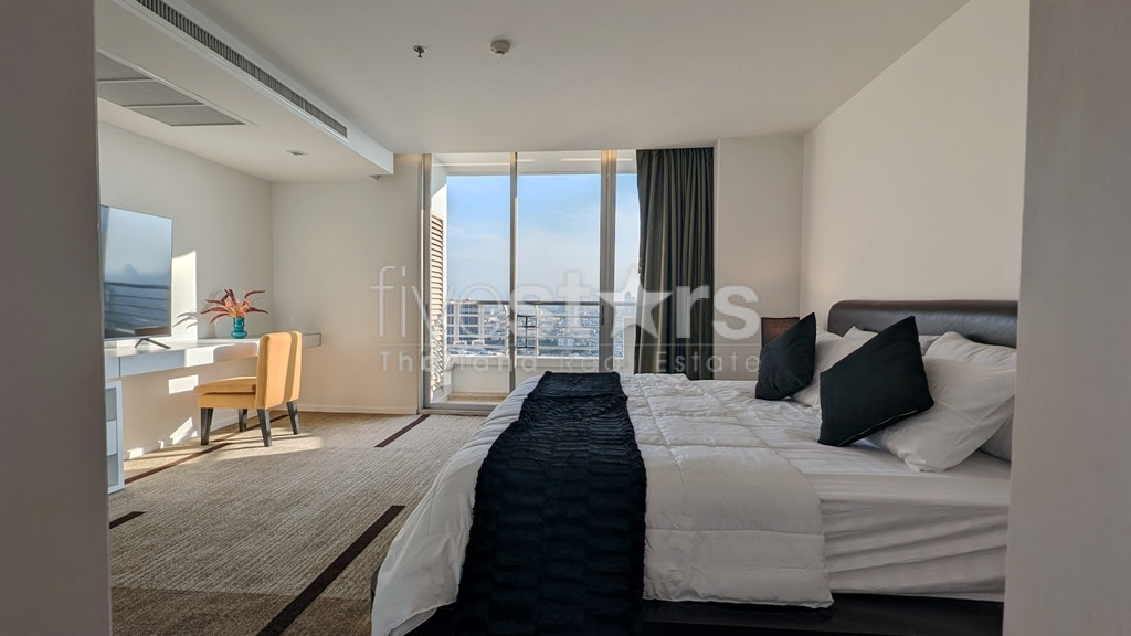 Condo de 3 chambres à louer sur Naradhiwas, Sathorn, photo 10