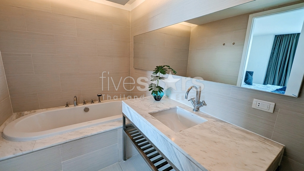 Condo de 3 chambres à louer sur Naradhiwas, Sathorn, photo 16