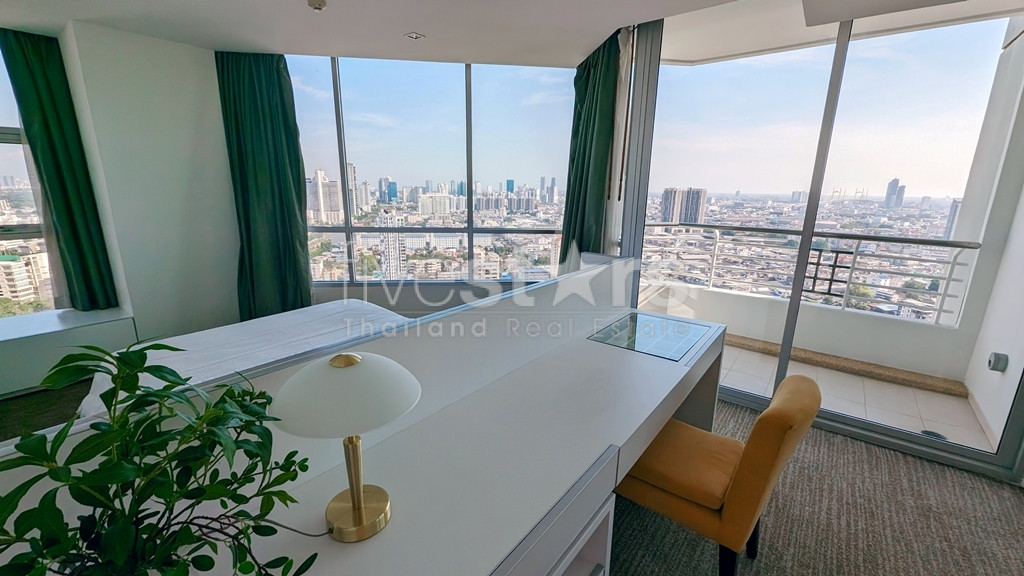 Condo de 3 chambres à louer sur Naradhiwas, Sathorn, photo 9