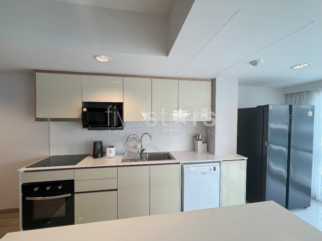 Appartement moderne de 3 chambres, très luxueux, de faible hauteur et acceptant les animaux de compagnie sur Sathorn, photo 5